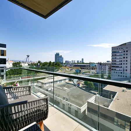 Modern Einpark Daire *